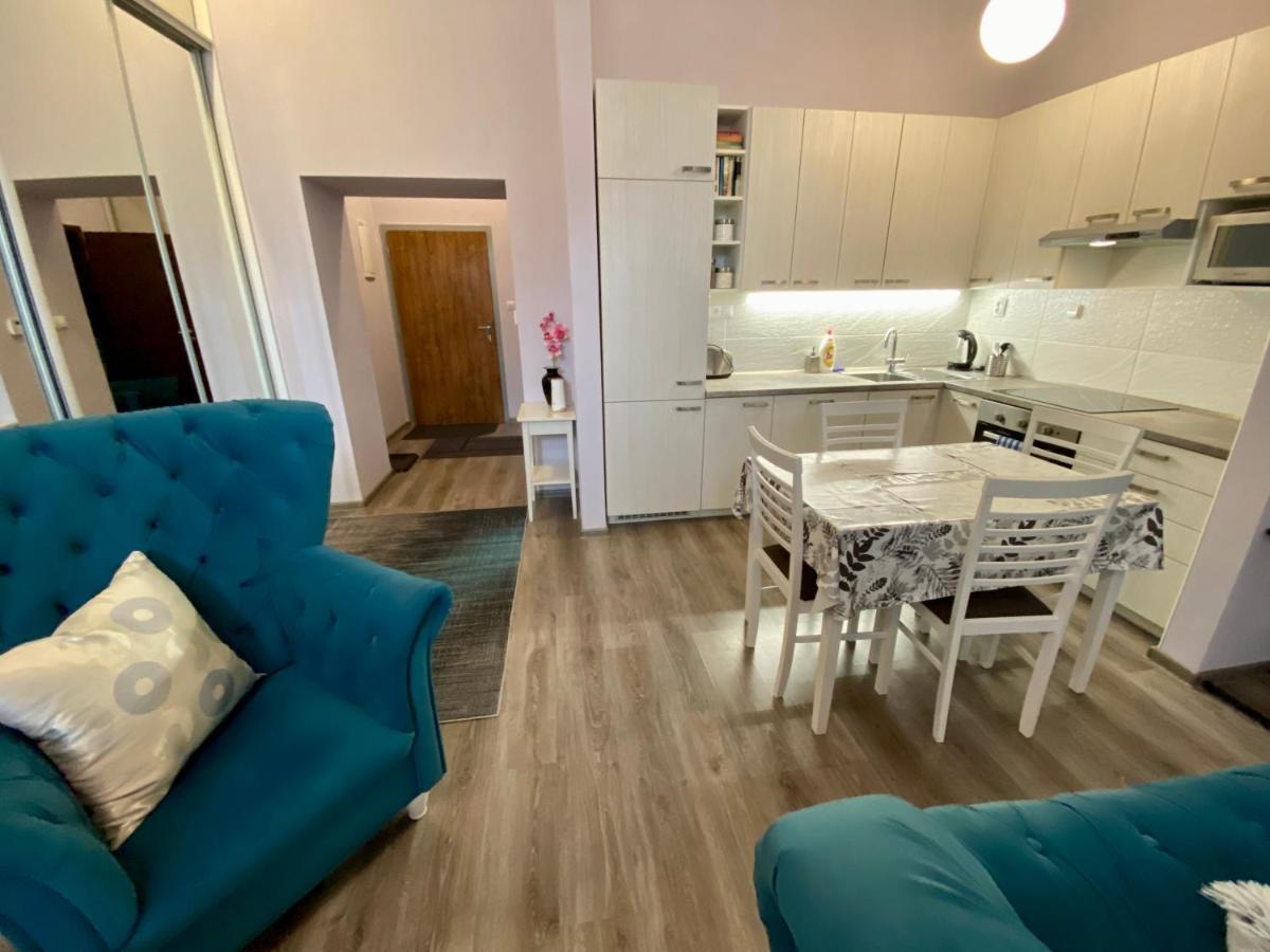Kings Main Square Apartment Poprad Bagian luar foto
