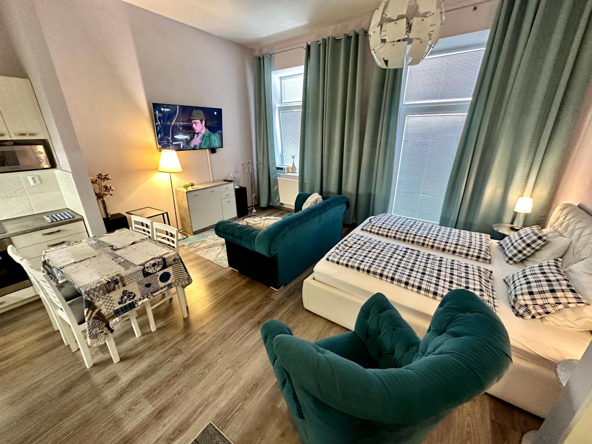 Kings Main Square Apartment Poprad Bagian luar foto